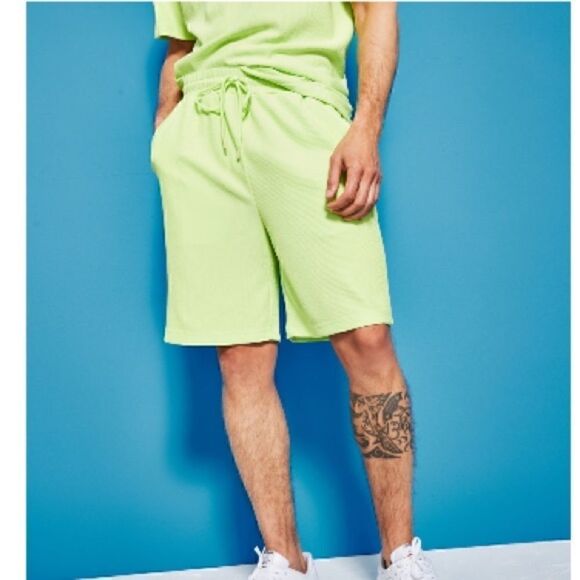 New Royalty by Maluma Men's Relaxed-Fit
Textured Ottoman Drawstring
Shorts, XL - Picture 3 of 5